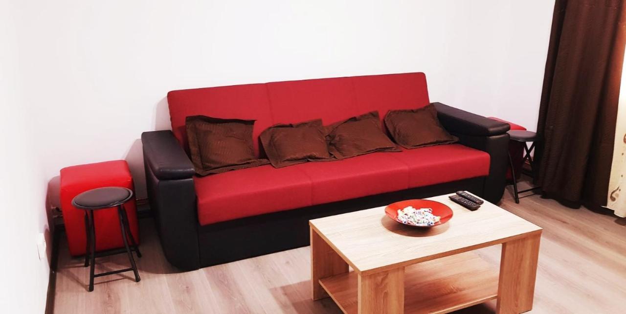 Apartament Confortabil In Târgu Jiu Eksteriør billede